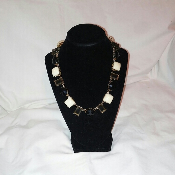 Gold tone necklace with large stones - Picture 4 of 4